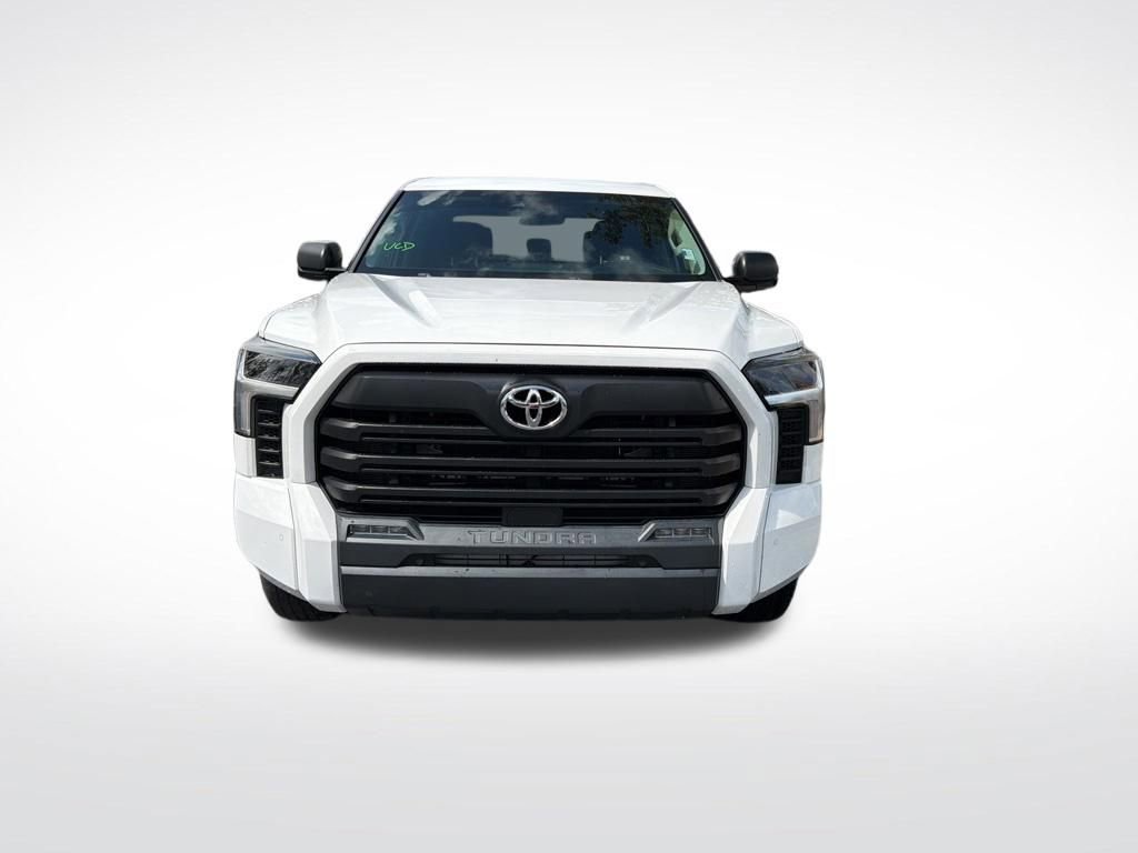 Used 2022 Toyota Tundra SR5 w/ SR5 Convenience Package image 3
