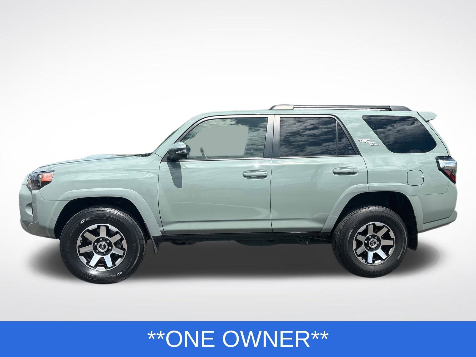Used 2023 Toyota 4Runner TRD Off-Road Premium w/ Off Road Premium Plus Package AWD/4WD image 3