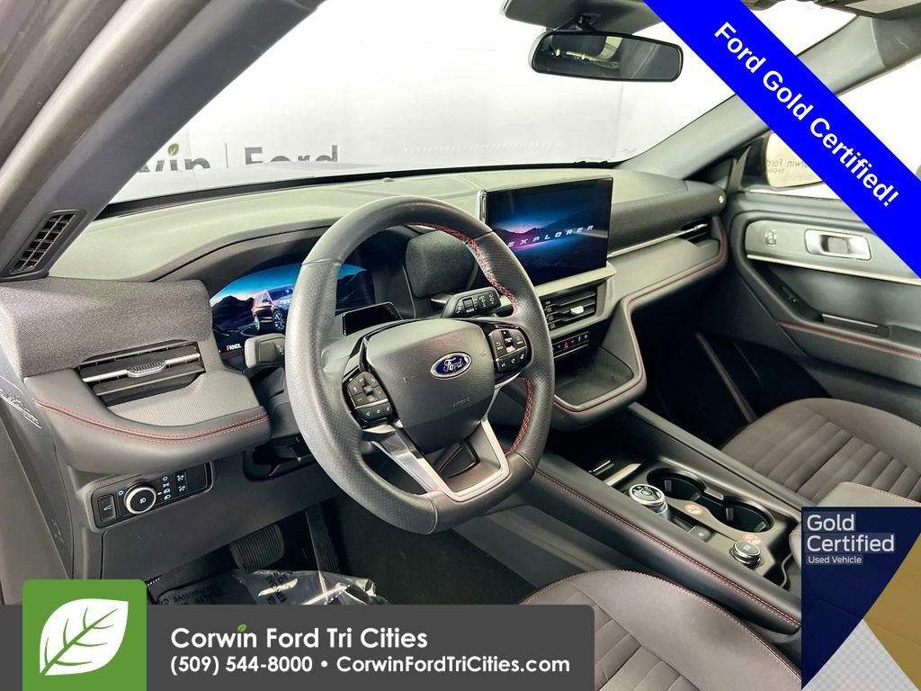 Certified 2025 Ford Explorer ST-Line image 3