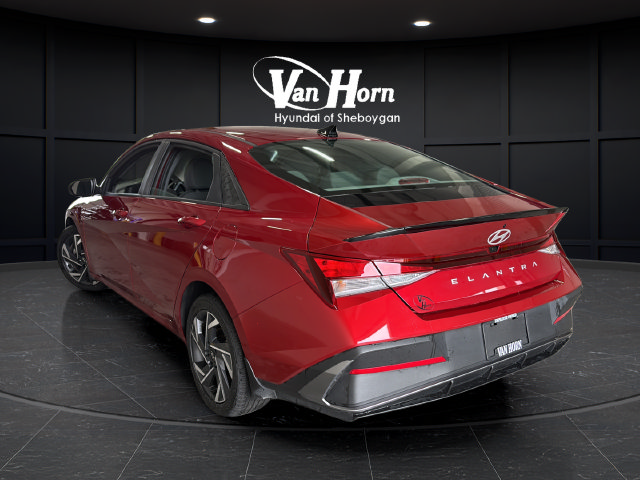 Certified 2025 Hyundai Elantra Sport FWD image 5