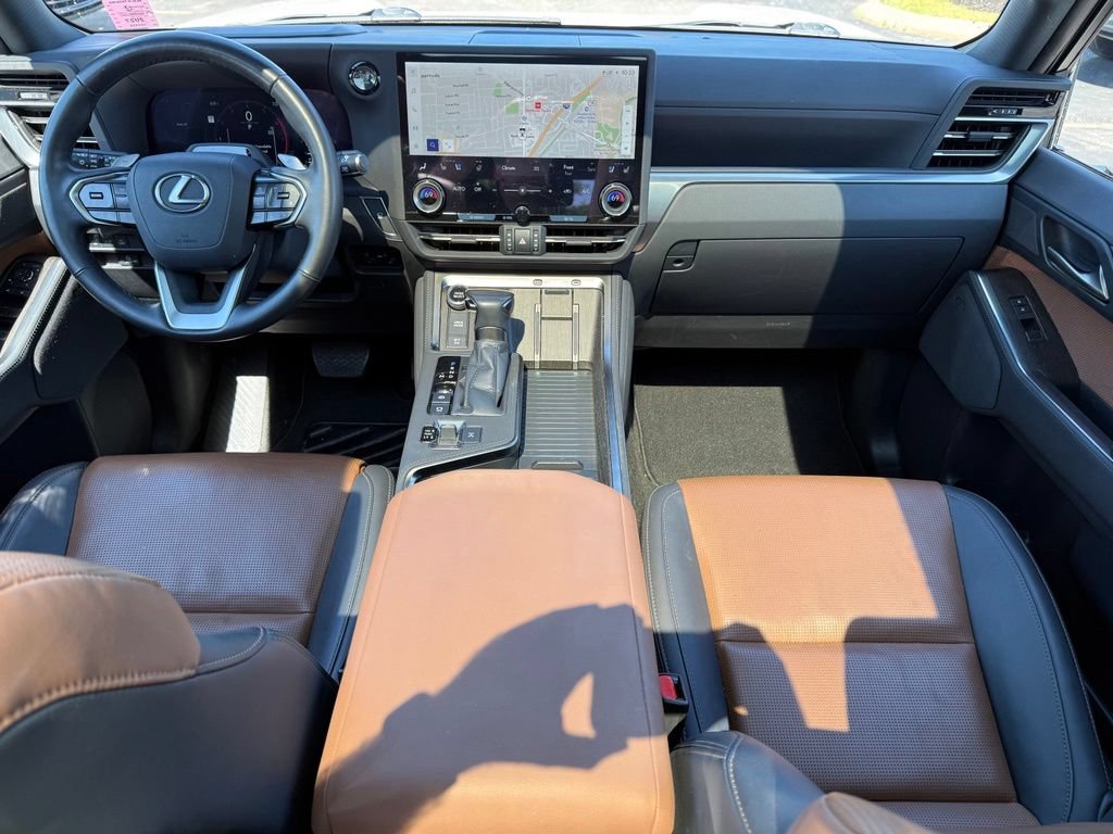 Used 2024 Lexus GX 550 w/ Accessory Package (Z1) AWD/4WD image 14