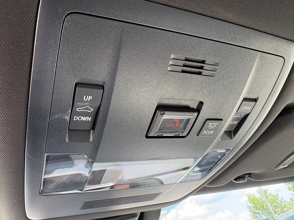 Used 2022 Lexus UX 200 w/ Accessory Package (Z1) FWD image 21