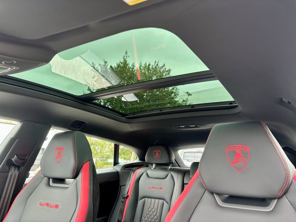 Used 2024 Lamborghini Urus S AWD/4WD image 32