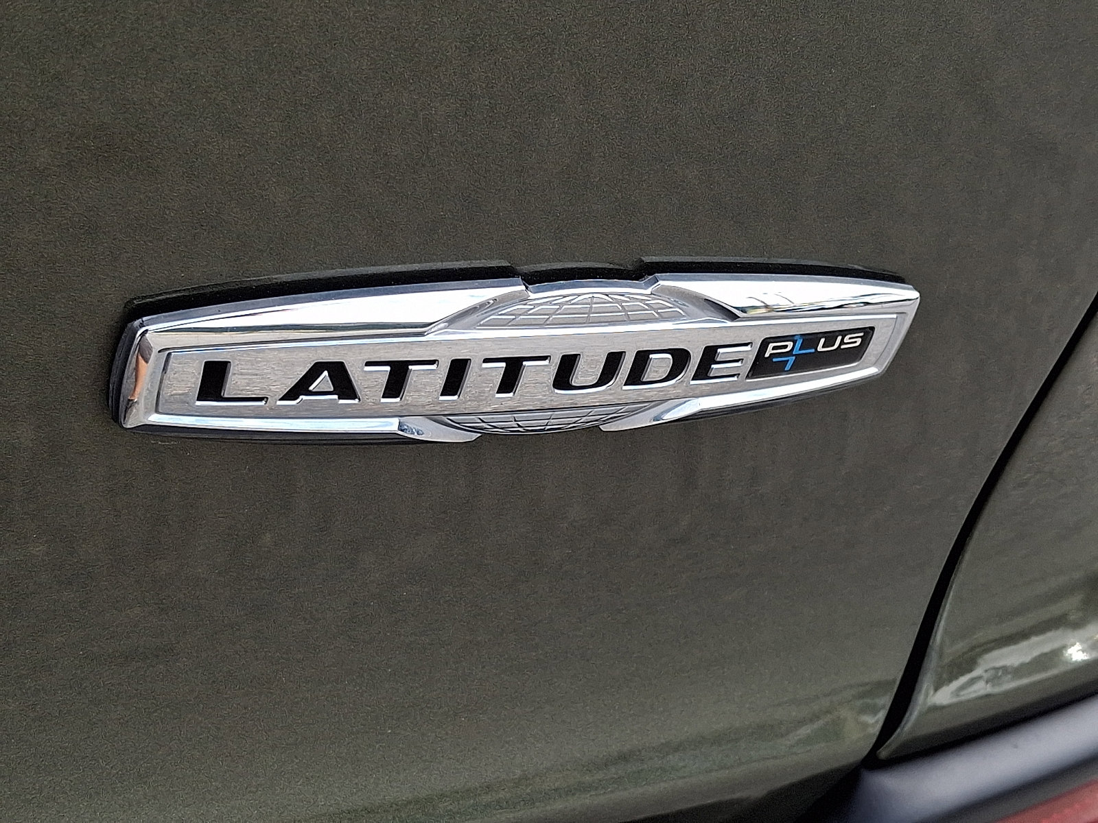 Used 2020 Jeep Cherokee Latitude Plus w/ Comfort/Convenience Group AWD/4WD image 30