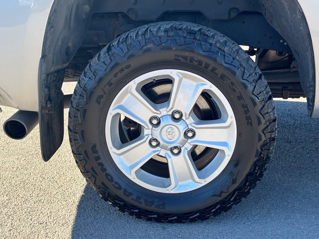 Used 2019 Toyota Tundra SR5 AWD/4WD image 13