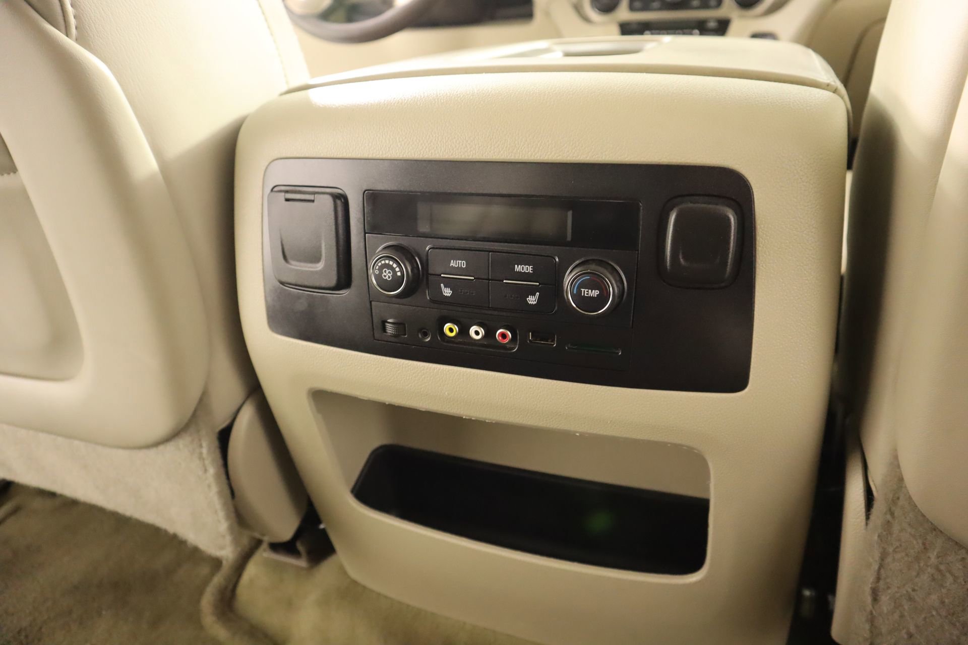 Used 2016 GMC Yukon Denali w/ Open Road Package image 18