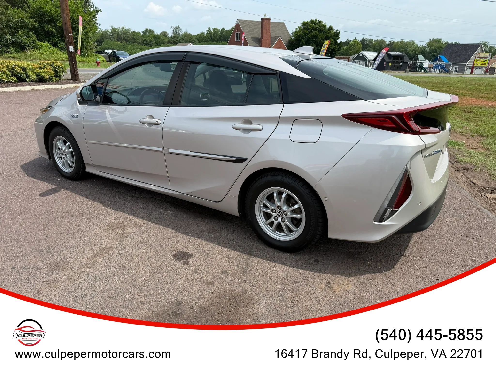 Used 2022 Toyota Prius Prime Limited FWD image 3