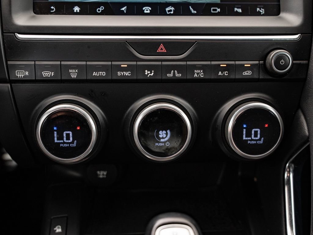 Used 2019 Jaguar E-PACE R-Dynamic SE image 38