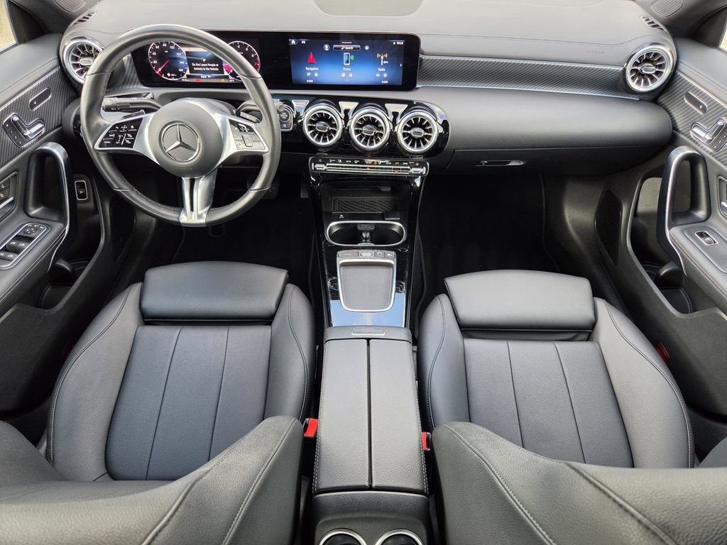 Used 2025 Mercedes-Benz CLA 250 4MATIC w/ Exclusive Package image 12