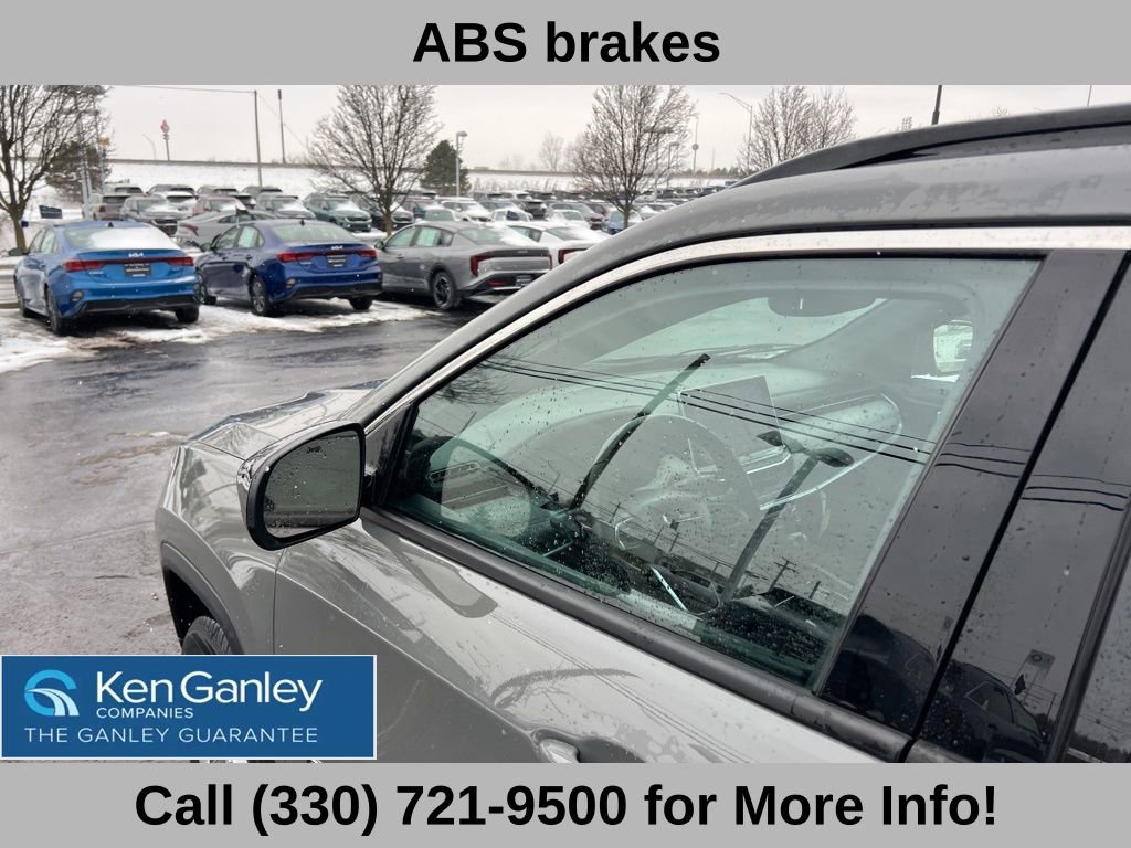 Used 2023 Jeep Compass Latitude image 24