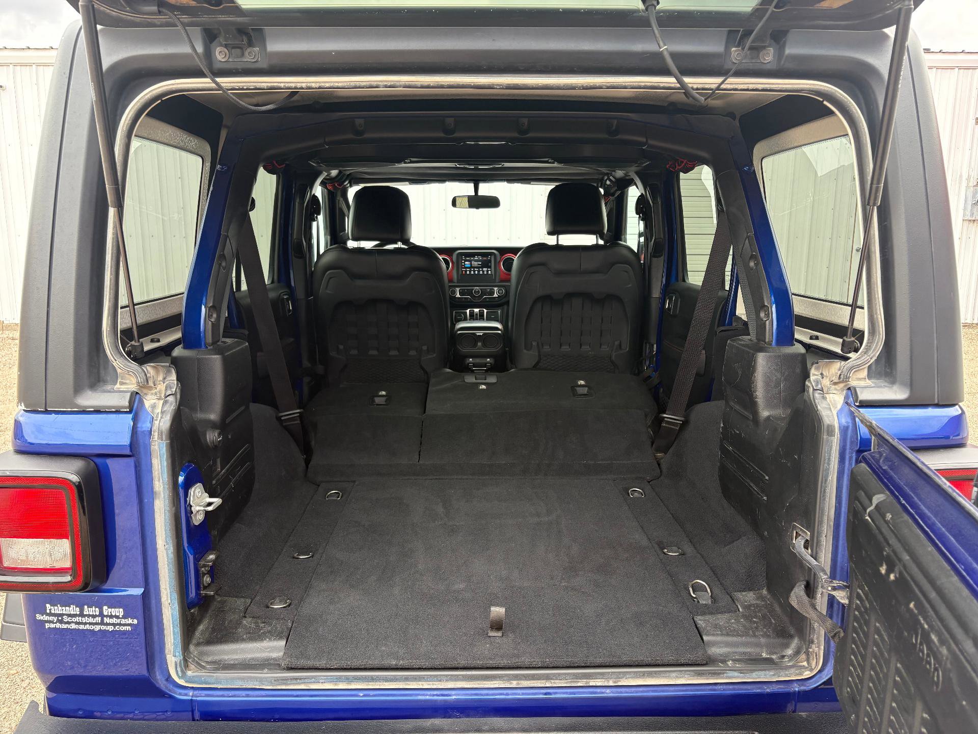 Used 2020 Jeep Wrangler Unlimited Rubicon w/ Cold Weather Group image 10