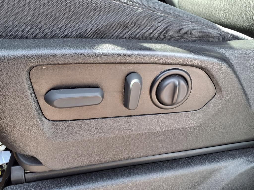 Used 2022 Chevrolet Silverado 1500 LT Trail Boss w/ Bed Protection Package image 10