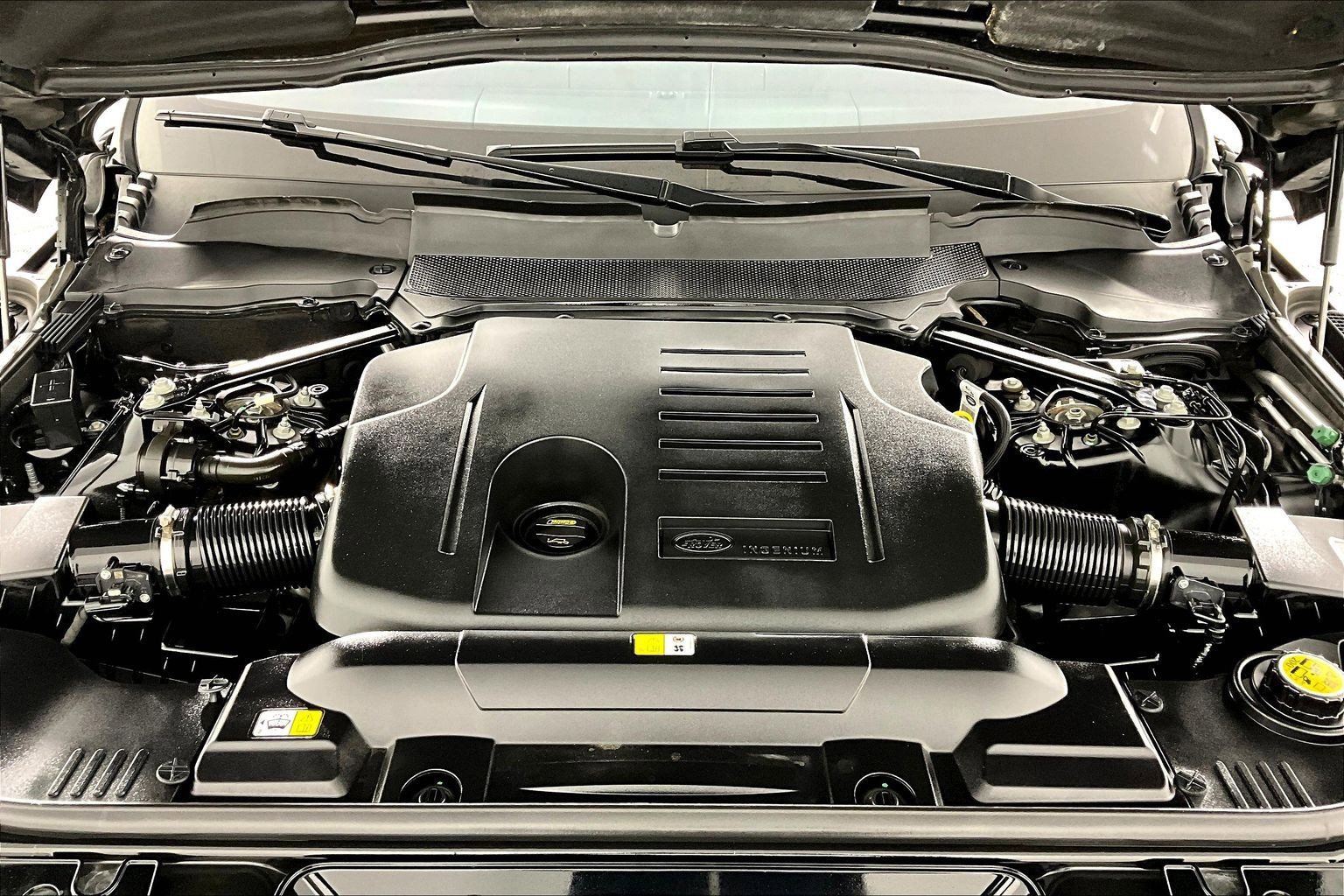 Used 2021 Land Rover Range Rover Sport SE image 32