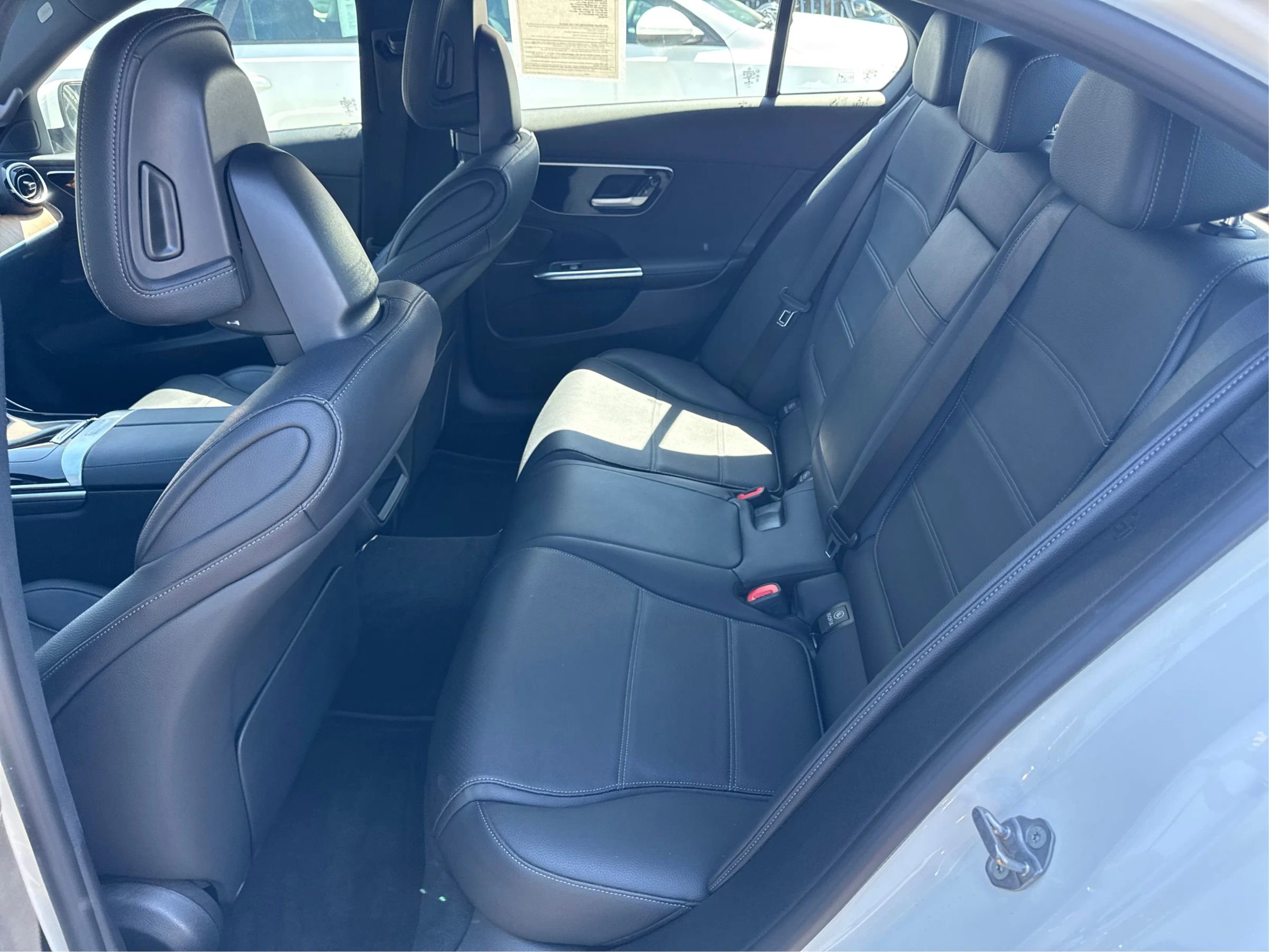 Used 2023 Mercedes-Benz C 300 Sedan image 10