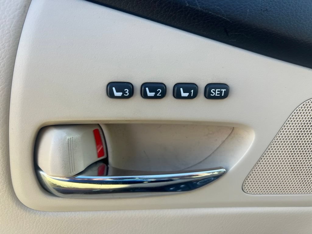 Used 2013 Lexus RX 450h AWD w/ Navigation Pkg image 20