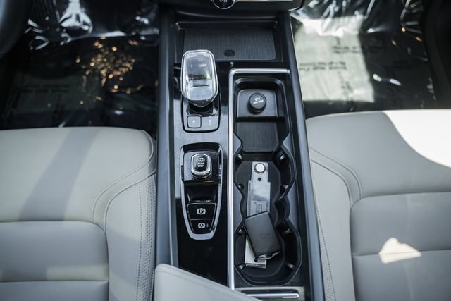 Certified 2026 Volvo XC60 B5 Plus AWD/4WD image 28