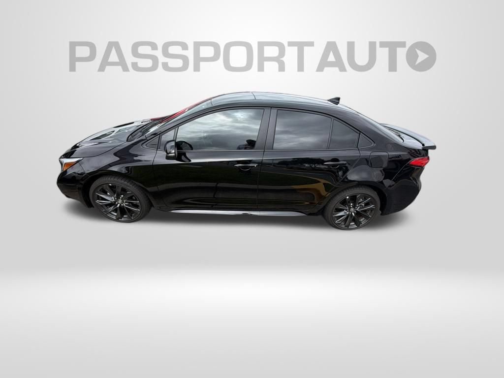 Used 2026 Toyota Corolla SE FWD image 2