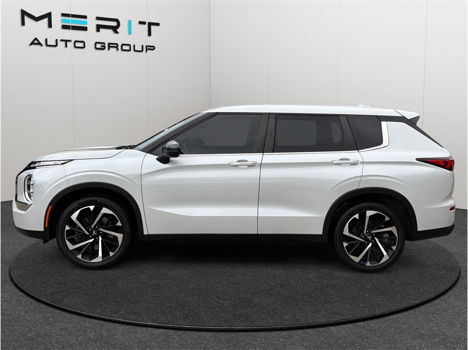 Used 2022 Mitsubishi Outlander ES AWD/4WD image 5