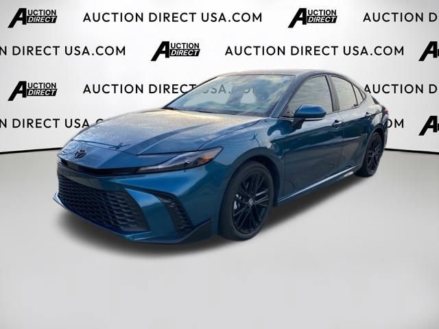 Used 2025 Toyota Camry SE image 1