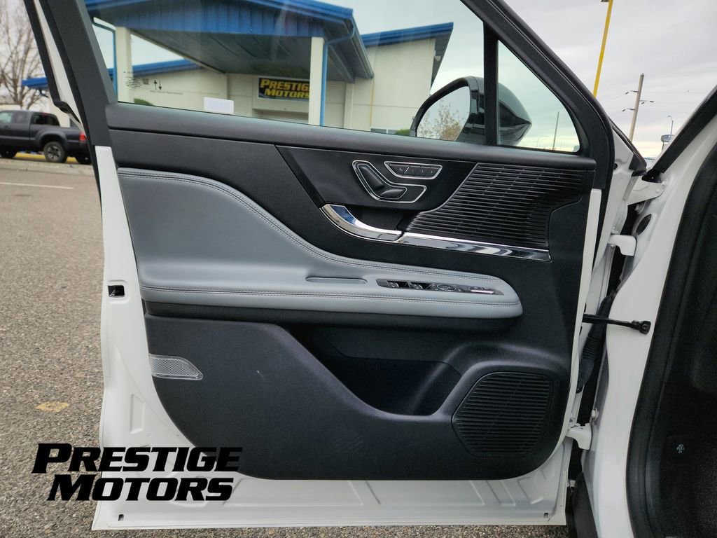 Used 2022 Lincoln Corsair AWD w/ Equipment Group 101A image 19