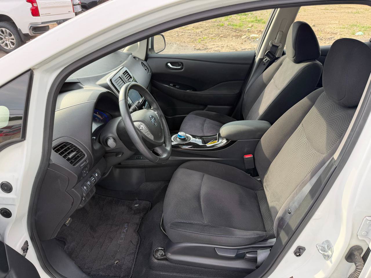 Used 2016 Nissan Leaf SV FWD image 11