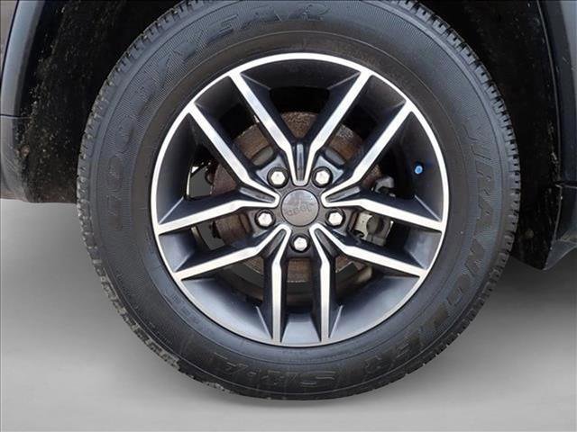 Used 2019 Jeep Grand Cherokee Limited w/ Trailer Tow Group IV AWD/4WD image 6