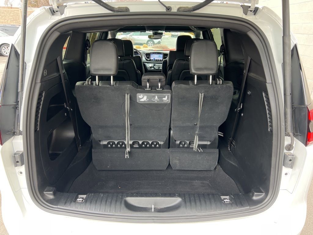 Certified 2021 Chrysler Pacifica Touring-L w/ S Appearance Package image 27