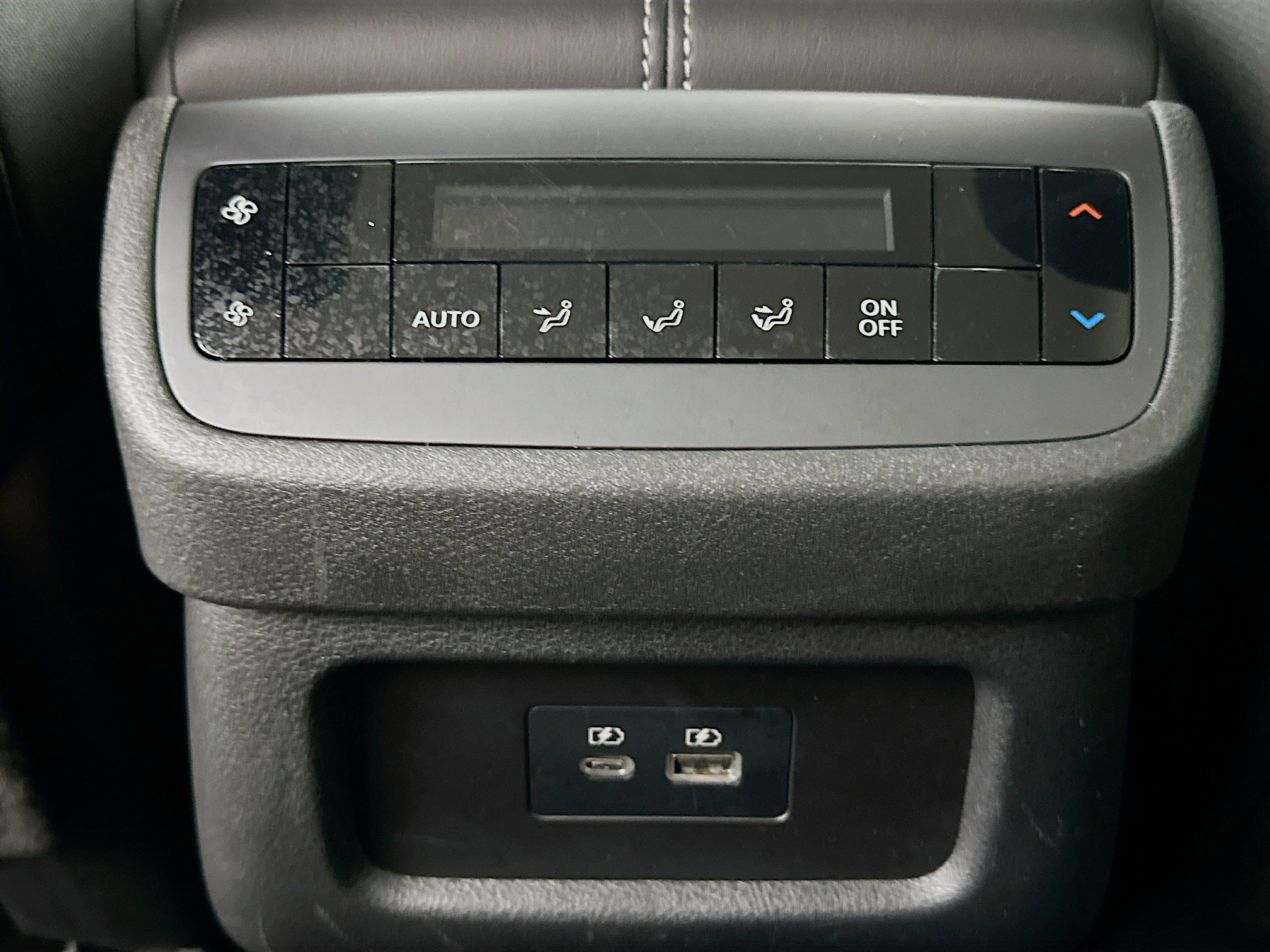 Used 2025 Nissan Pathfinder SV image 26