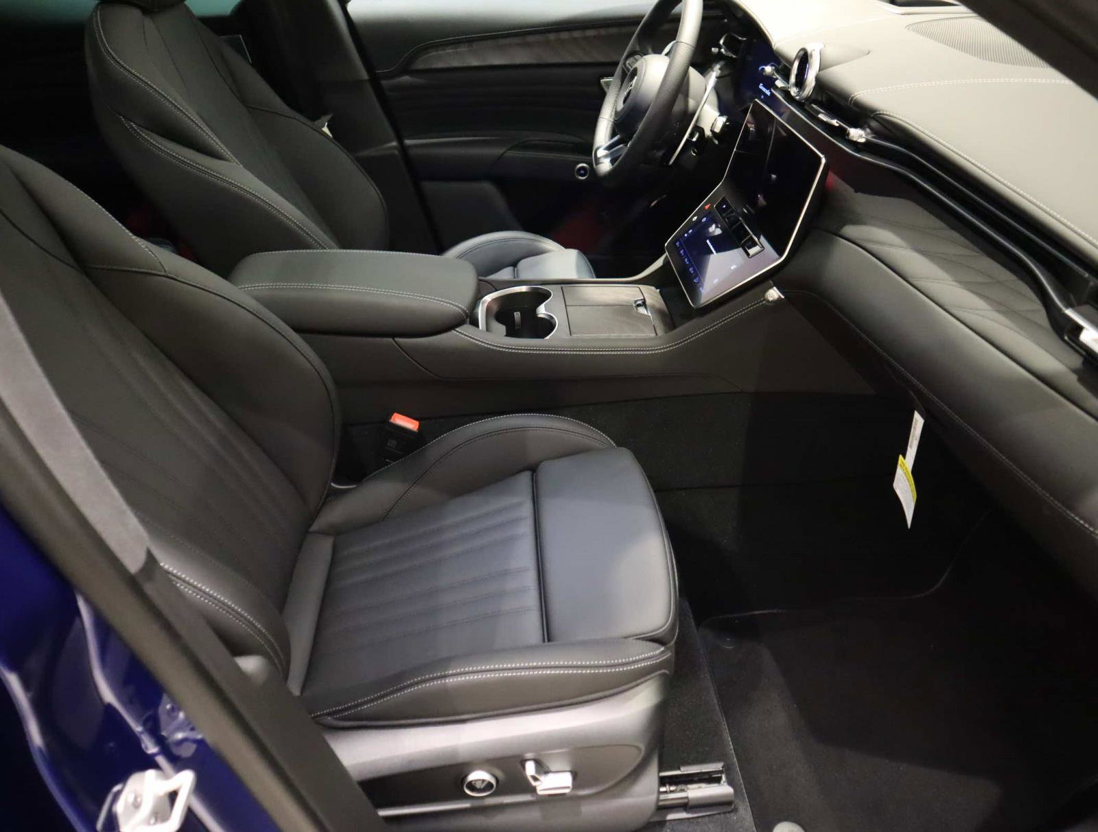 New 2025 Maserati Grecale GT image 16