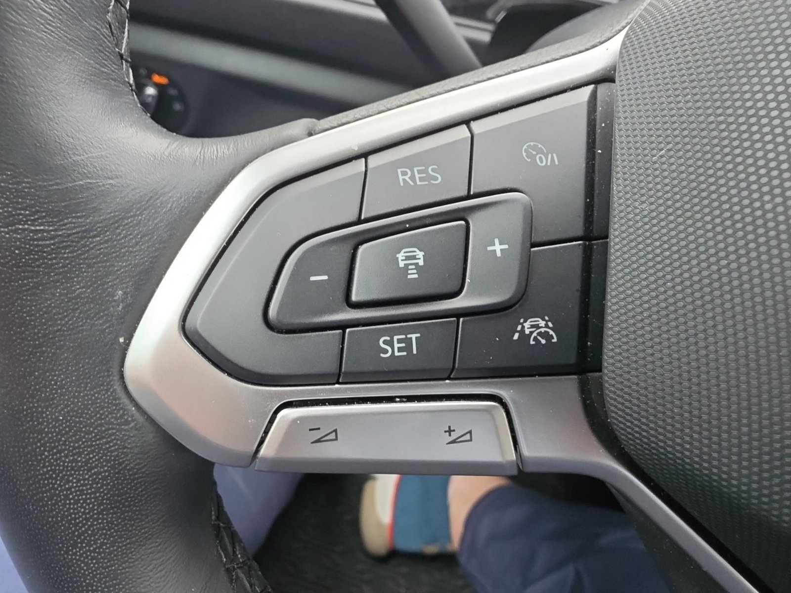 Certified 2024 Volkswagen Jetta Sport FWD image 32