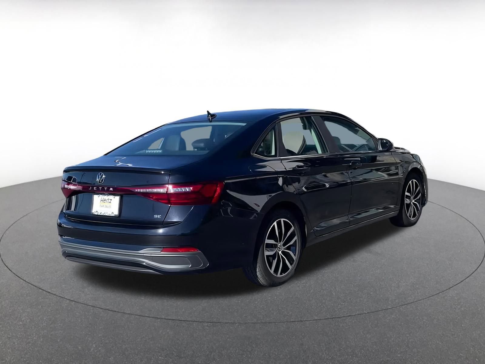 Used 2025 Volkswagen Jetta SE image 11