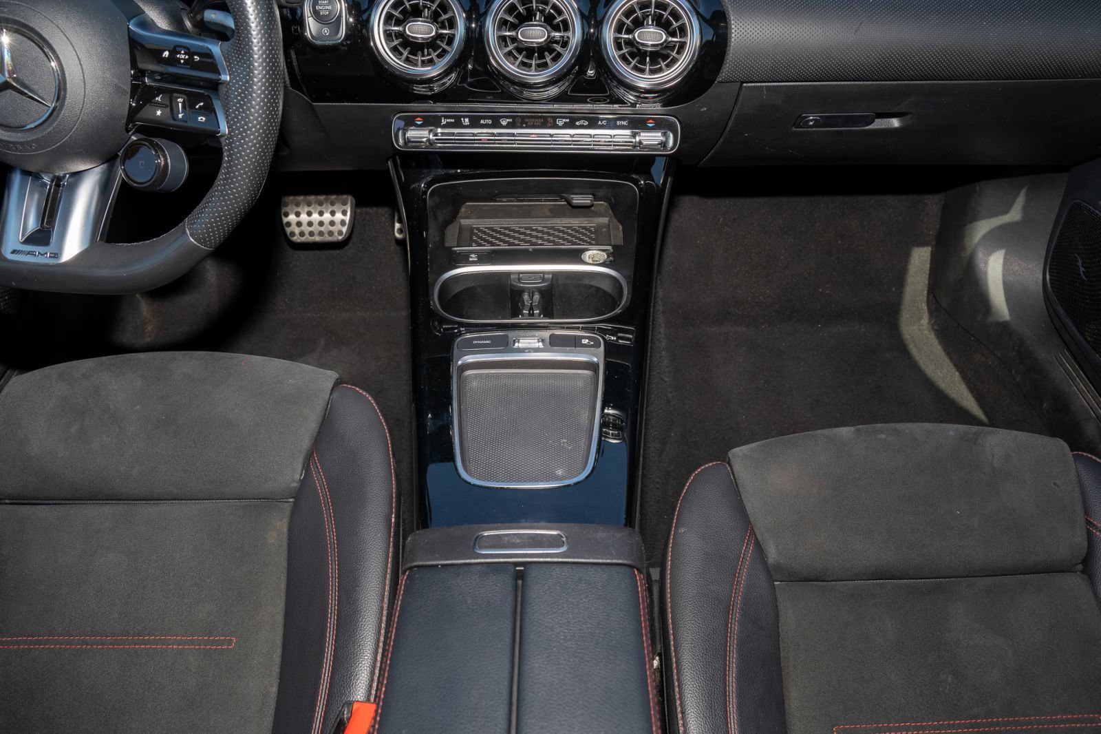 Used 2024 Mercedes-Benz CLA 35 AMG 4MATIC image 25