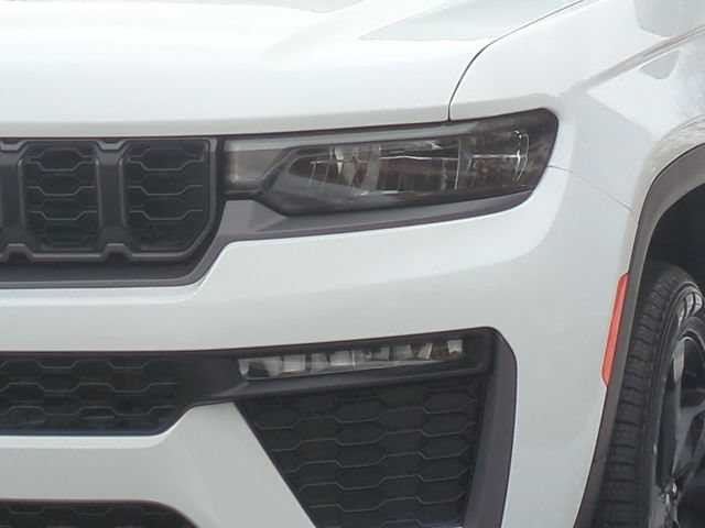 New 2026 Jeep Grand Cherokee Limited w/ Limited Altitude Package RWD image 17