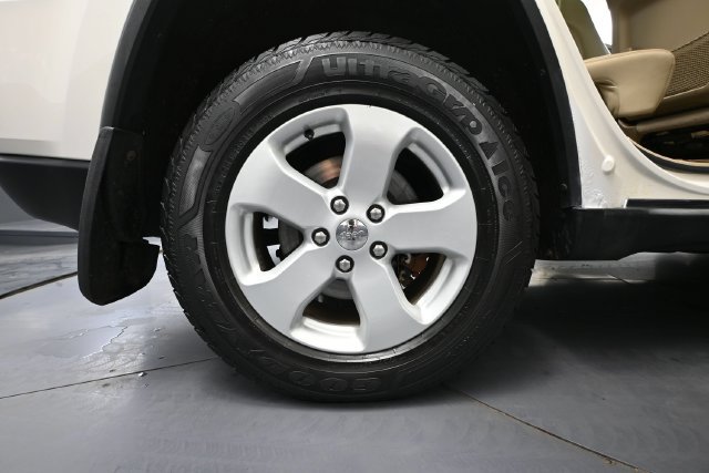 Used 2011 Jeep Grand Cherokee Limited AWD/4WD image 10