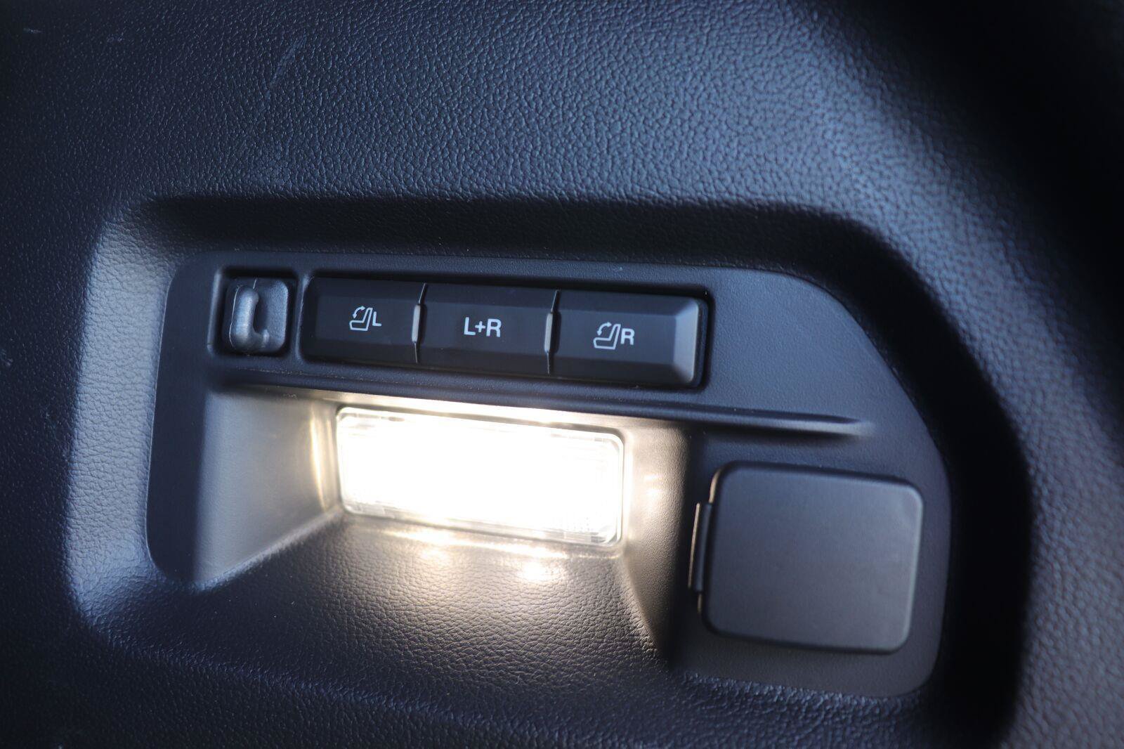 Used 2025 Ford Explorer ST w/ Sun And Sound Package AWD/4WD image 17