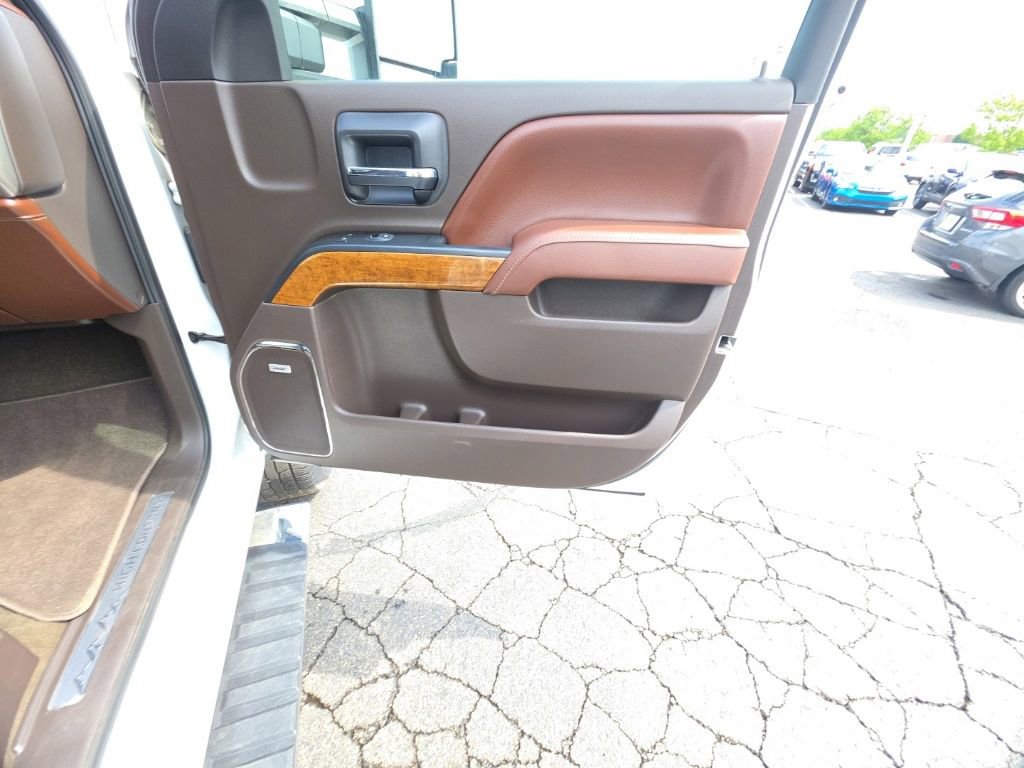 Used 2017 Chevrolet Silverado 2500 High Country w/ Snow Plow Prep Package AWD/4WD image 28