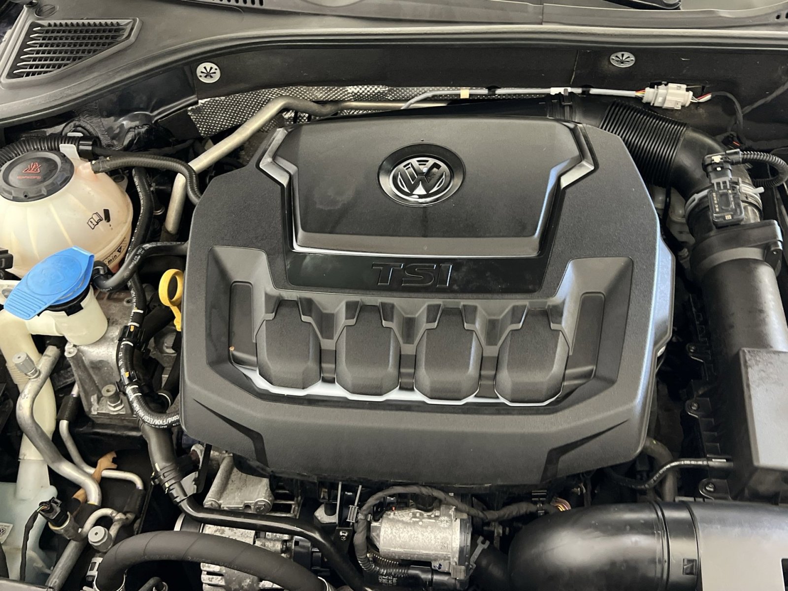 Used 2022 Volkswagen Passat 2.0T SE image 25