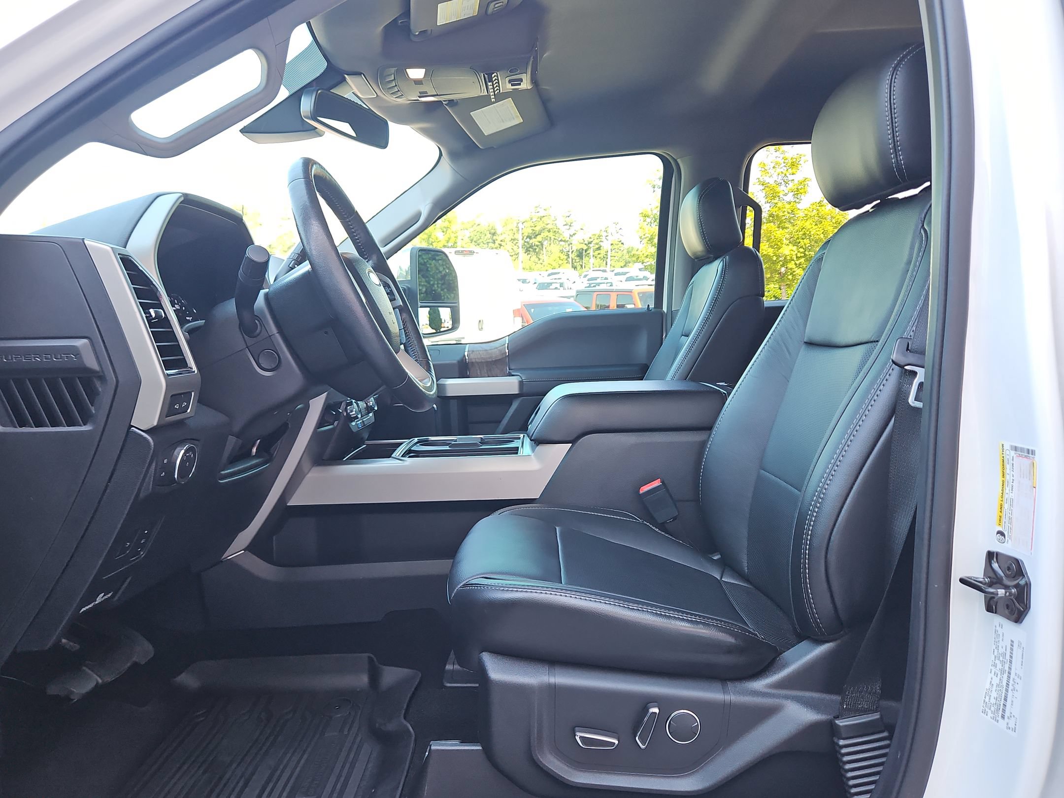 Used 2019 Ford F250 Lariat w/ Lariat Ultimate Package AWD/4WD image 24