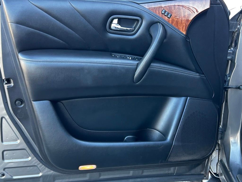 Used 2015 INFINITI QX80 4WD w/ Deluxe Technology Package image 11