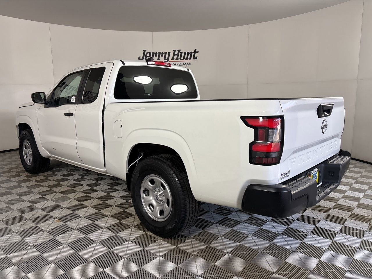 Used 2022 Nissan Frontier S image 7