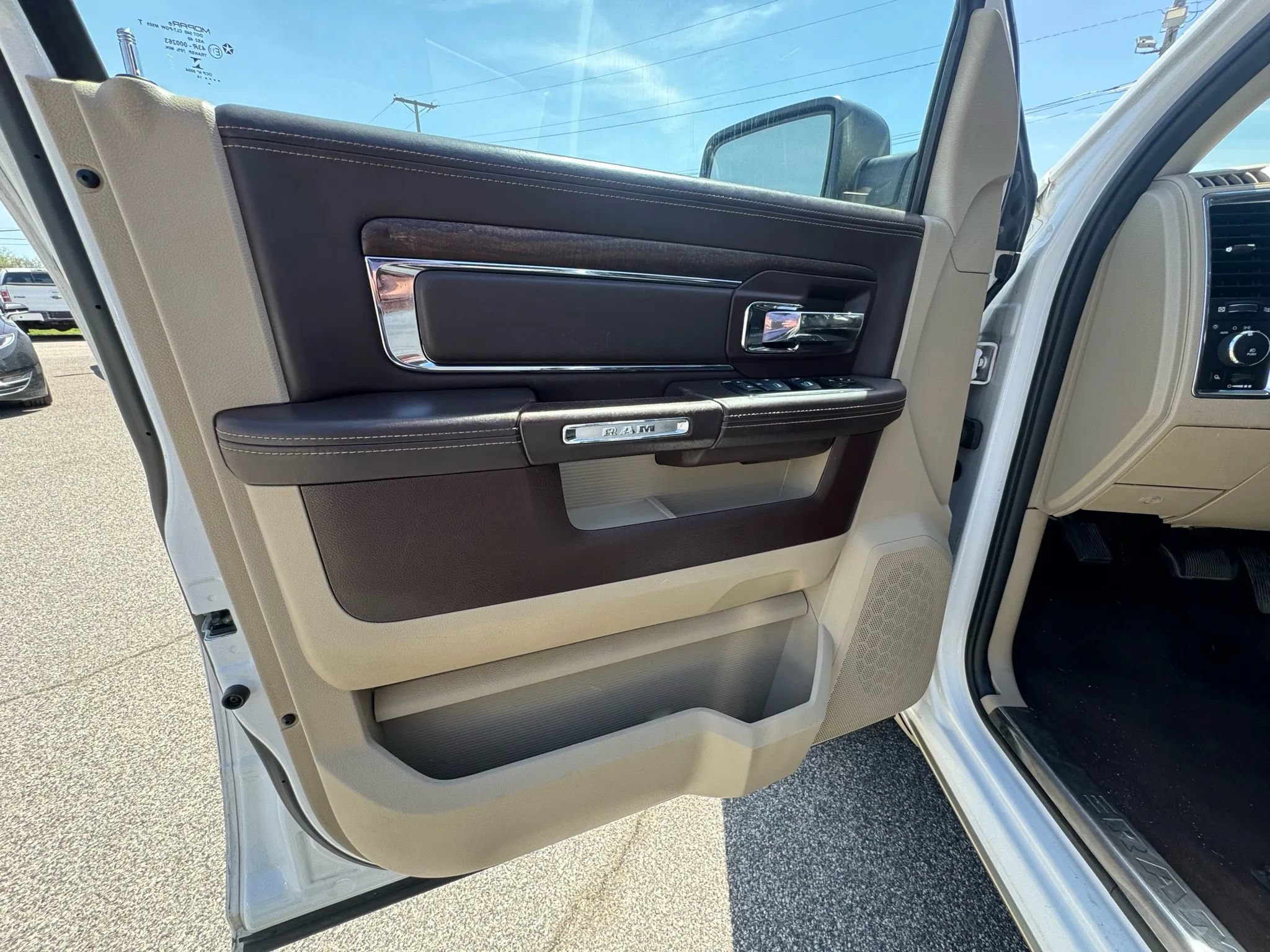 Used 2014 RAM 1500 Laramie Longhorn w/ Convenience Group AWD/4WD image 8