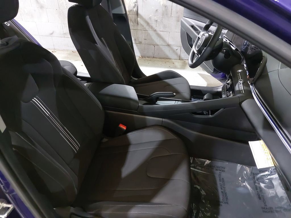 Certified 2024 Hyundai Elantra SEL image 10