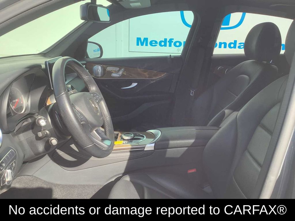 Used 2019 Mercedes-Benz GLC 300 4MATIC Coupe image 2