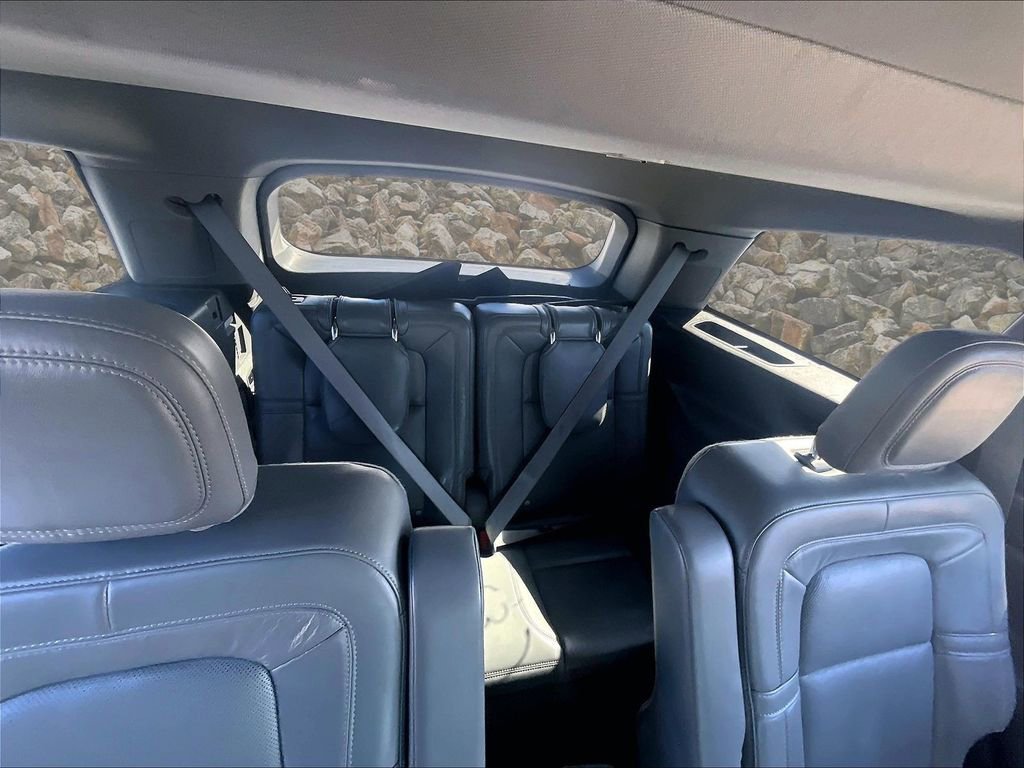 Used 2020 Lincoln Aviator Reserve w/ Equipment Group 202A image 25
