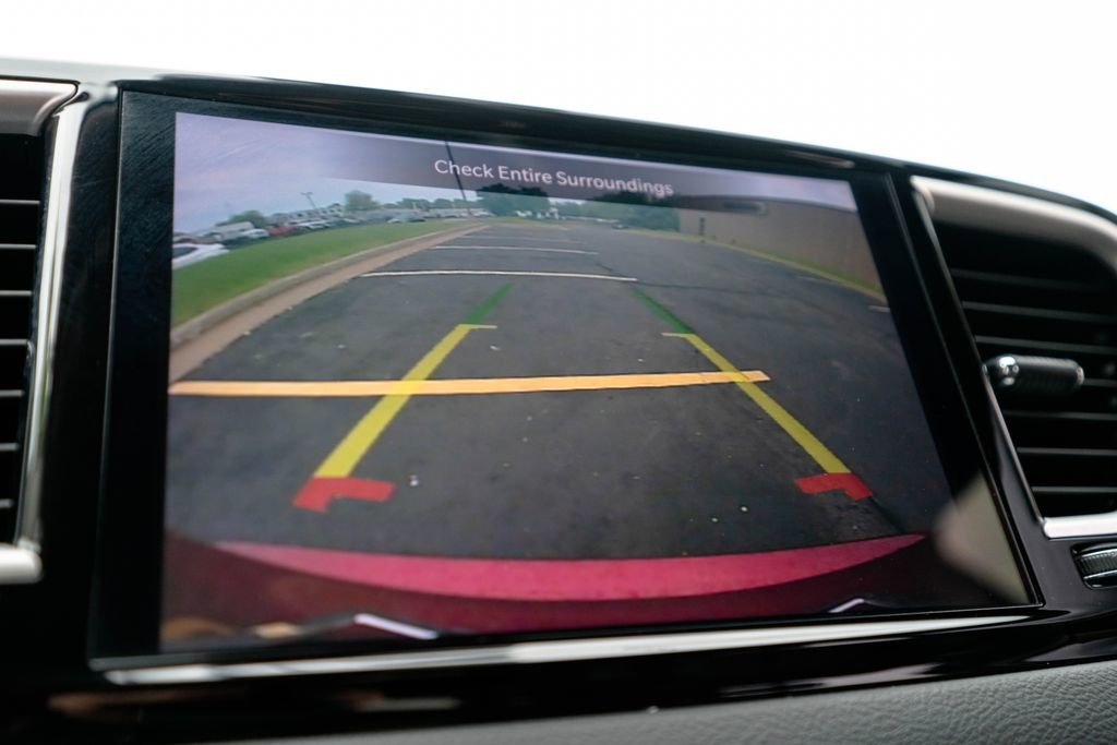 Used 2023 Chrysler Pacifica Touring-L FWD image 29