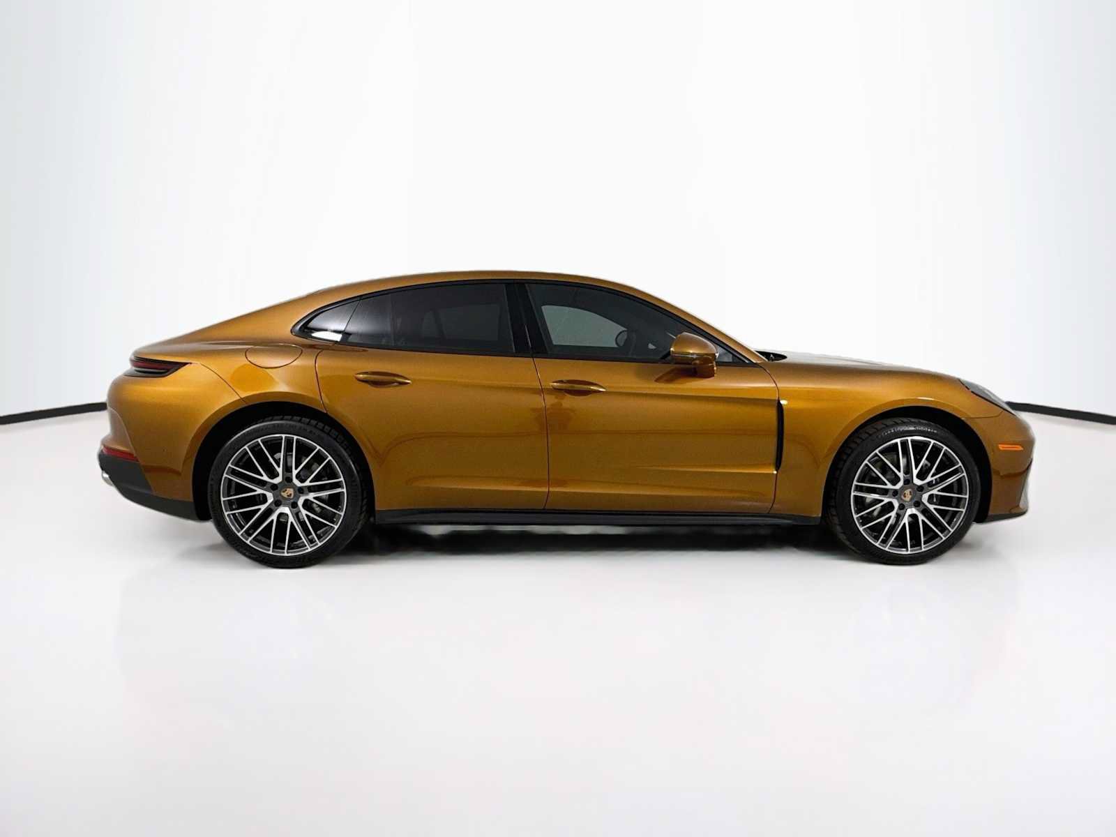 Used 2026 Porsche Panamera RWD image 8