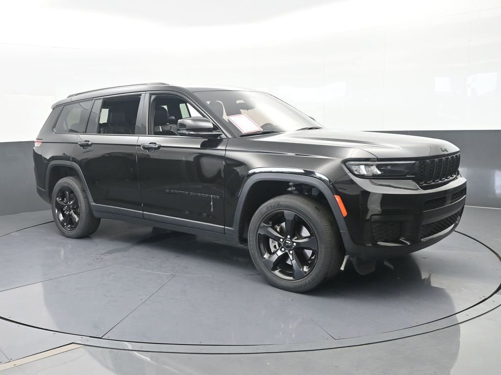 Used 2023 Jeep Grand Cherokee L Laredo image 8