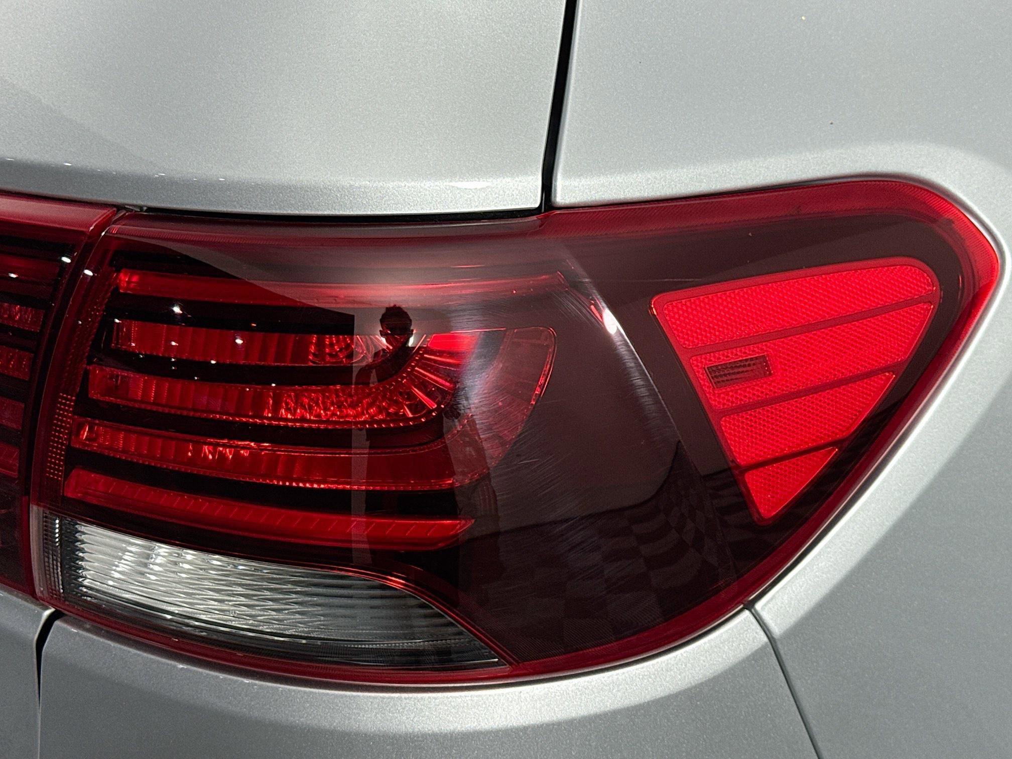 Used 2020 Kia Sorento LX image 29