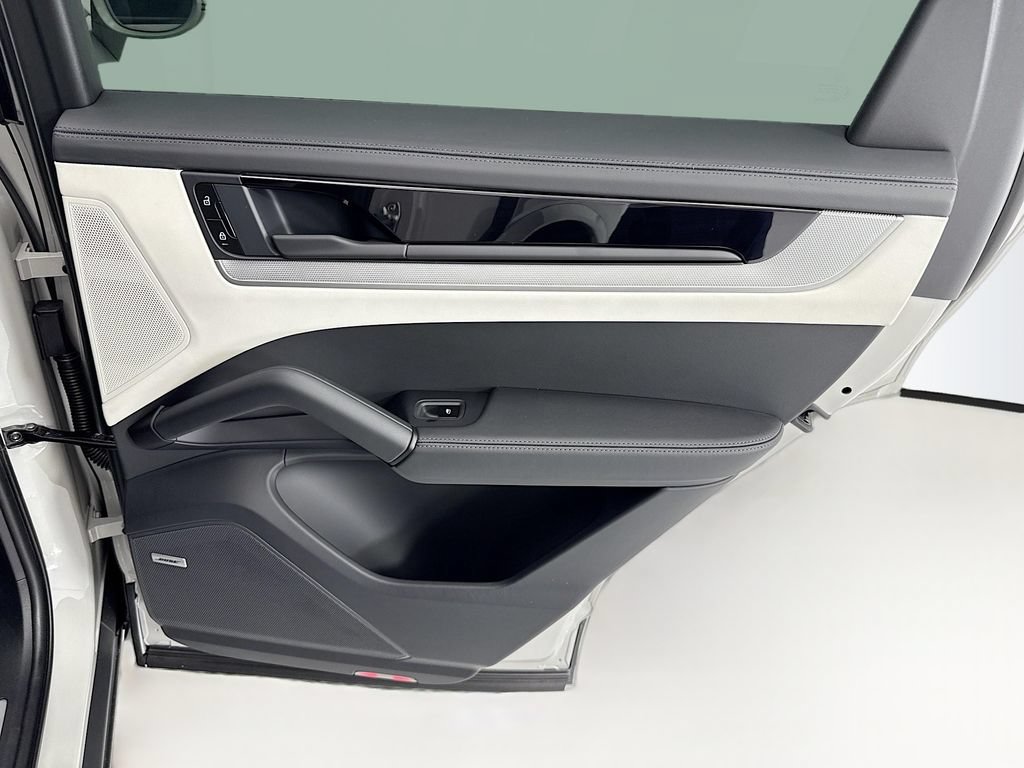 New 2026 Porsche Cayenne Coupe AWD/4WD image 27