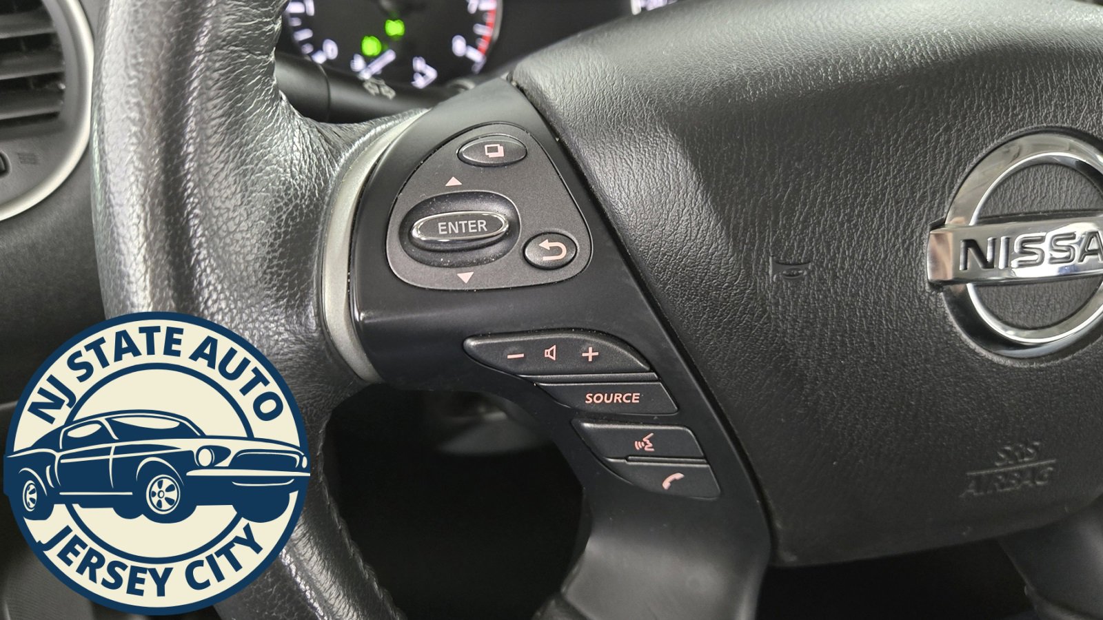 Used 2018 Nissan Pathfinder SL image 11